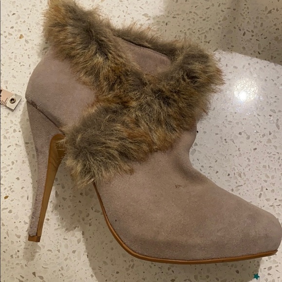 Furry heels - Picture 2 of 6
